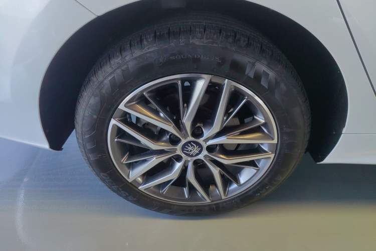 Used BYD Qin PLUS 2024 HONOR Edition DM-i 120KM Leading Model
