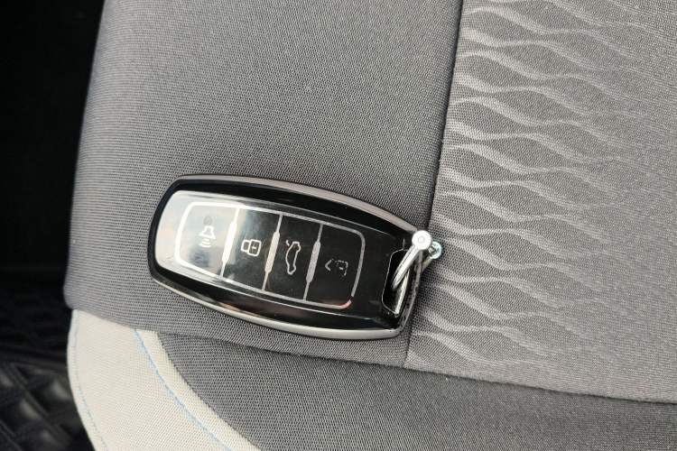 Used ORA Black Cat 2021 301km Cute Pet Edition Vehicle Key