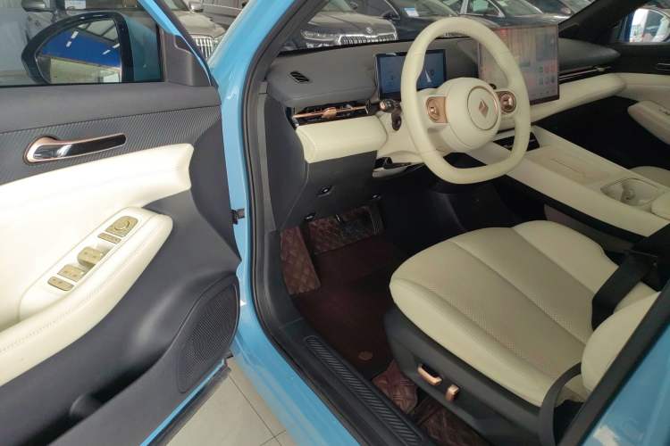 Used Baojun Yunhai 2024 140km Plug-in Hybrid Version
