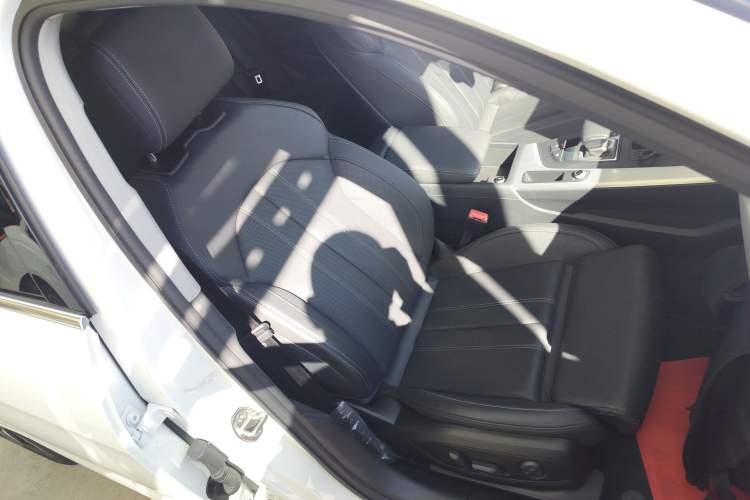 Used Audi A4L 2020 40 TFSI Luxury Dynamic Model
