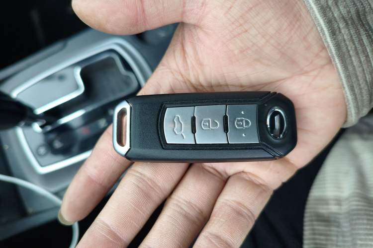 Used GAC Trumpchi GS5 2013 2.0L Automatic Two-Wheel Drive Light Interior Special Edition
