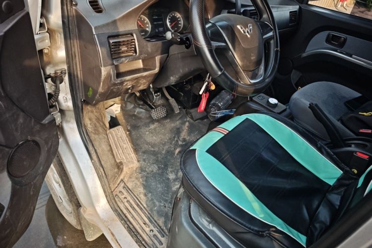 Used Wuling Rongguang EV 2020 Basic Version 7-Seater 300 km