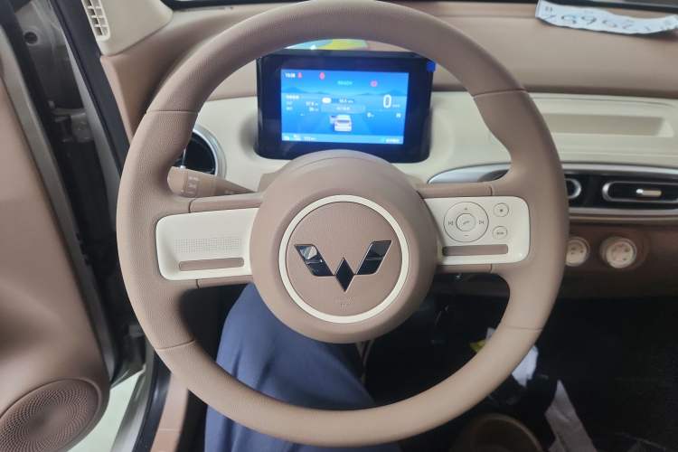 Used Wuling Hongguang MINIEV 2025 Four-Door Version Advanced Edition Steering Wheel