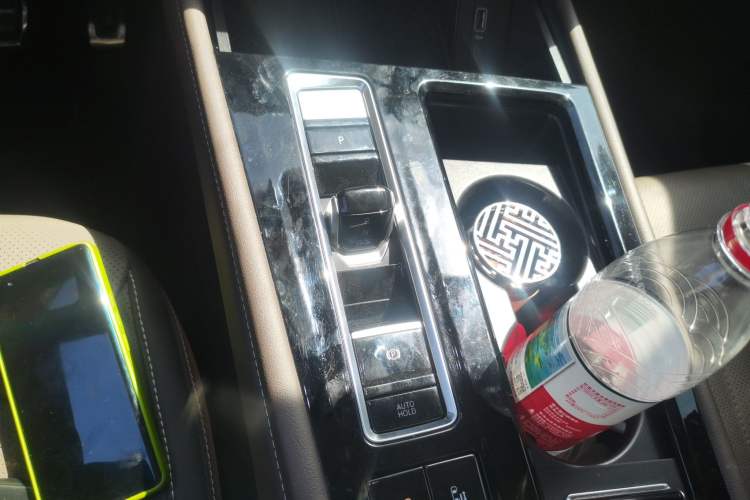 Used Volkswagen Viloran 2023 380TSI Luxury Edition Gear Lever