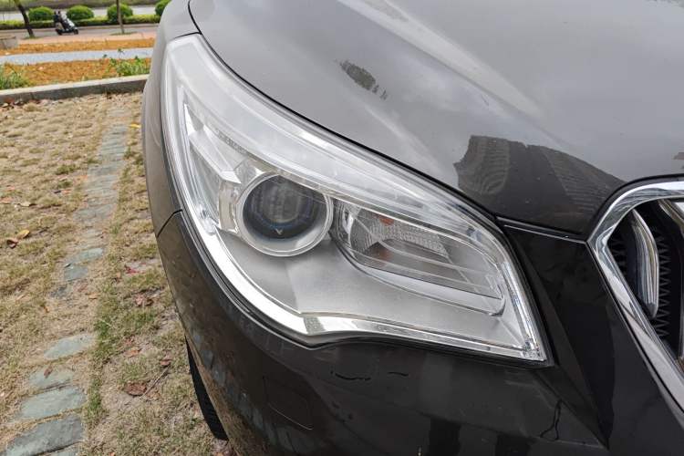 Used Buick Enclave 2014 3.6L Two-Wheel Drive Elite Comfort Version
