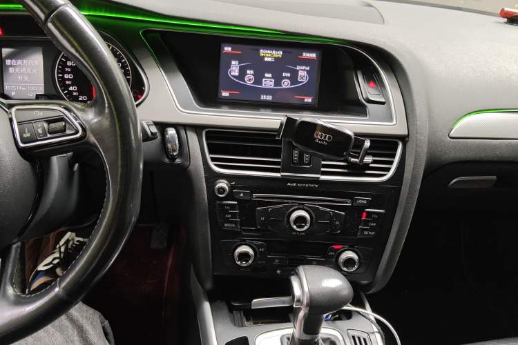 Used Audi A4L 2015 35 TFSI Automatic Standard Model Audio And AC Panel