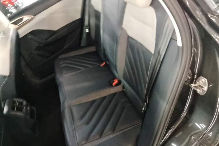 Used Volkswagen Tharu 2023 300TSI Two-Wheel-Drive Full Moon Edition Left Rear Seat