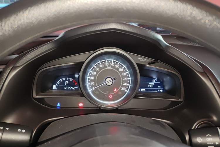 Used Mazda 3 Axela 2017 Hatchback 1.5L Automatic Luxury Model Emission Standard China V