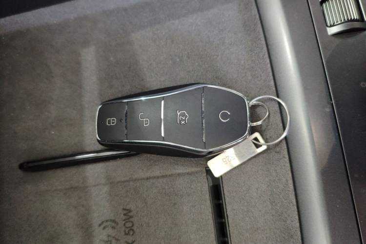 Used BYD Song L EV 2025 Intelligent Driving Version 662 km LiDAR Excellence Edition Vehicle Key