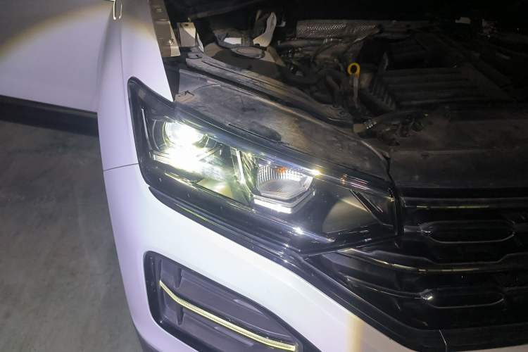 Used Volkswagen Tayron 2022 280TSI Two-Wheel Drive Luxury Smart Connectivity Version
