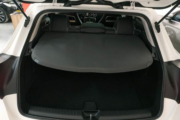 Used Mercedes-Benz GLA 2017 GLA 200 Fashion Model Trunk