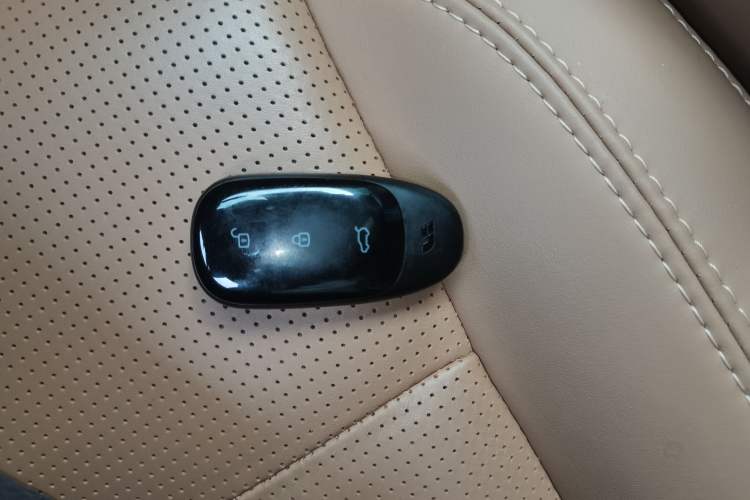 Used Li Auto ONE 2021 Extended-Range 6-Seater Version Interior 1