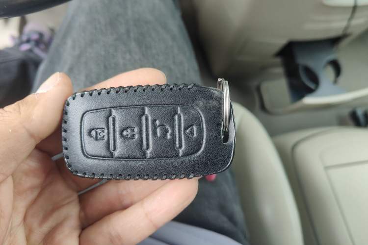 Used Buick GL8 2018 28T Luxury Model China VI Standard Vehicle Key