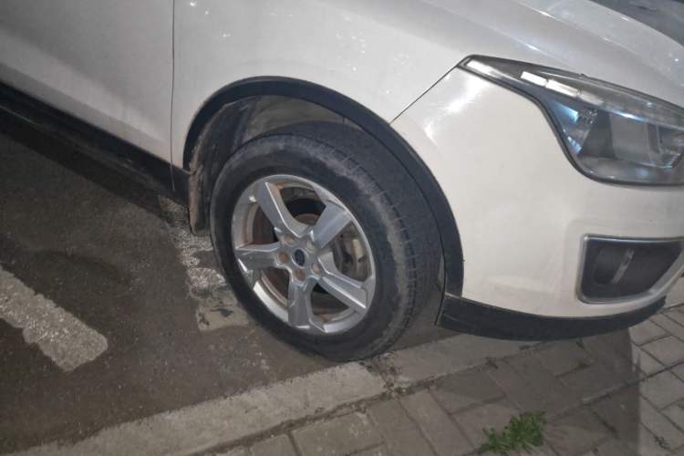 Used Bestune X80 2013 2.0L automatic comfort version
