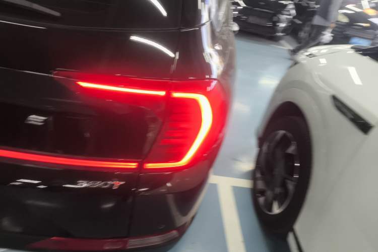 Used Hyundai Santa Fe 2020 380 TGDi Automatic Two-Wheel Drive GLS Luxury Edition Exterior 3