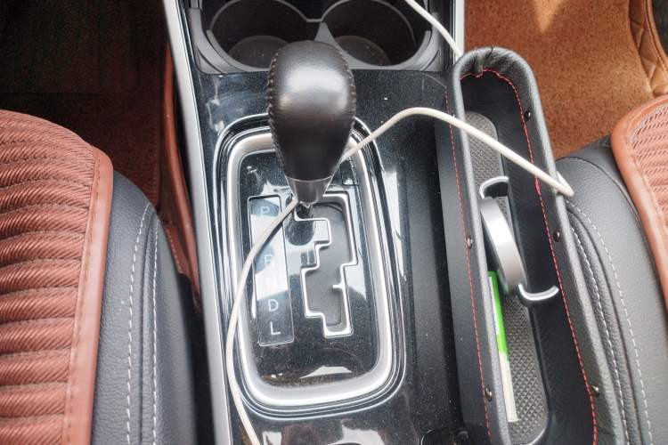 Used Mitsubishi Outlander 2018 2.4L 4x4 Elite Edition 5 Seats Gear Lever