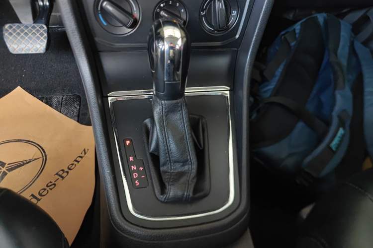 Used Volkswagen Bora 2016 1.6L Automatic Fashion Model Gear Lever