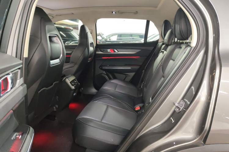 Used Lynk & Co 01 2021 2.0TD Two-Wheel-Drive Pro Trim Interior 4