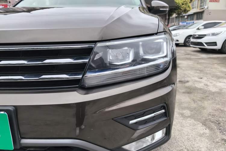 Used Volkswagen Tiguan L 2017 330TSI Automatic Two-Wheel Drive Luxury Edition Left Front Headlight