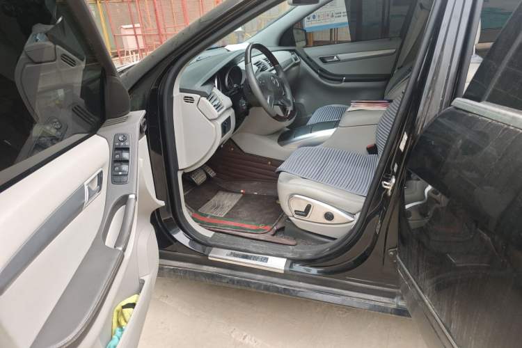 Used Mercedes-Benz R-Class 2015 R 320 4MATIC Luxury Model Driver Seat