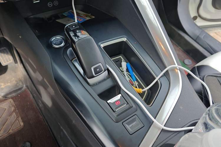 Used Peugeot 5008 2019 360THP 7-Seater Flagship Edition Gear Lever