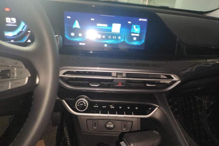 Used CHANGAN Eado 2020 PLUS Blue Whale NE 1.4T GDI DCT Prestige Model Audio And AC Panel