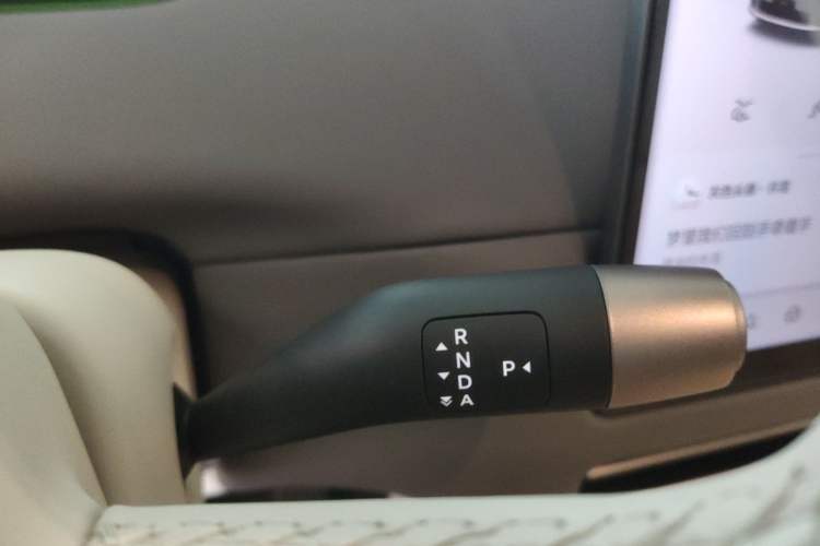 Used Li Auto i6 2025 Model Two-Wheel-Drive Standard Type Gear Lever