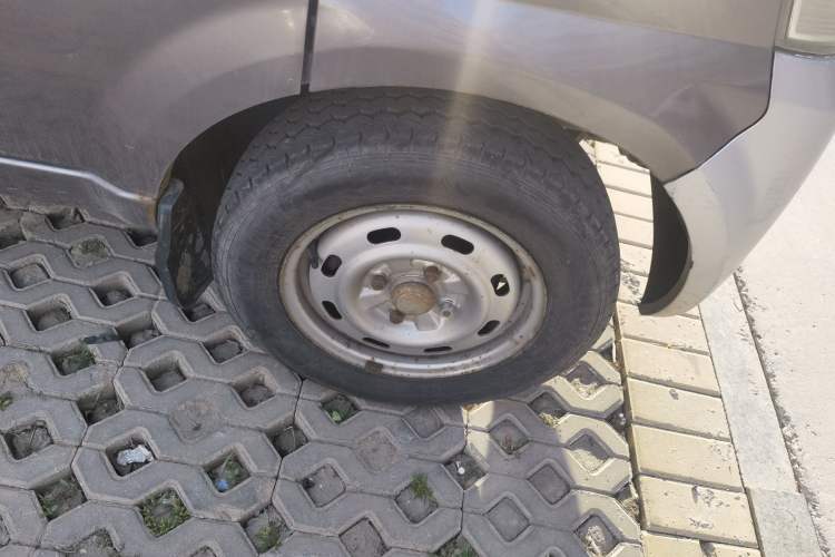 Used BAIC Weiwang 306 2011 1.3L luxury version 8 seats
