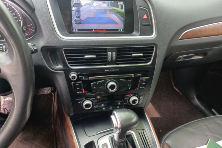 Used Audi Q5 2017 Plus 40 TFSI Technology Model Audio And AC Panel