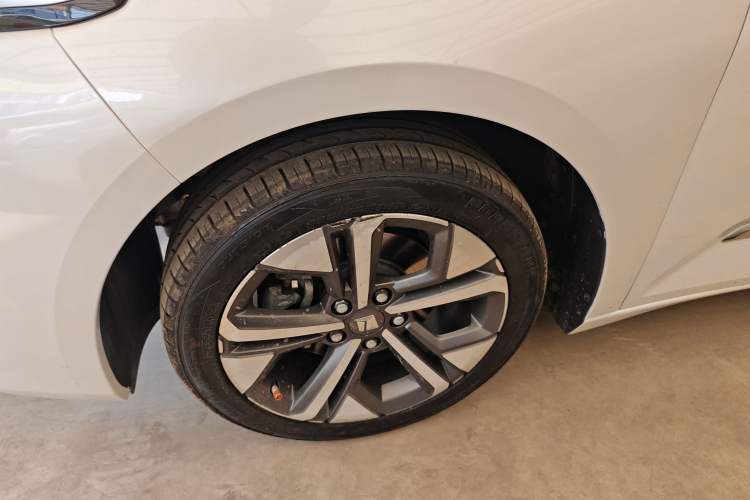 Used Baojun Valli 2021 1.5T Naqu Starry Sky CVT Flagship Model Left Front Wheel Hub