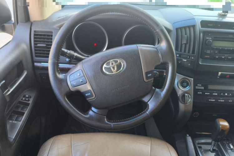 Used Toyota Land Cruiser 2010 4.7L Automatic VX
