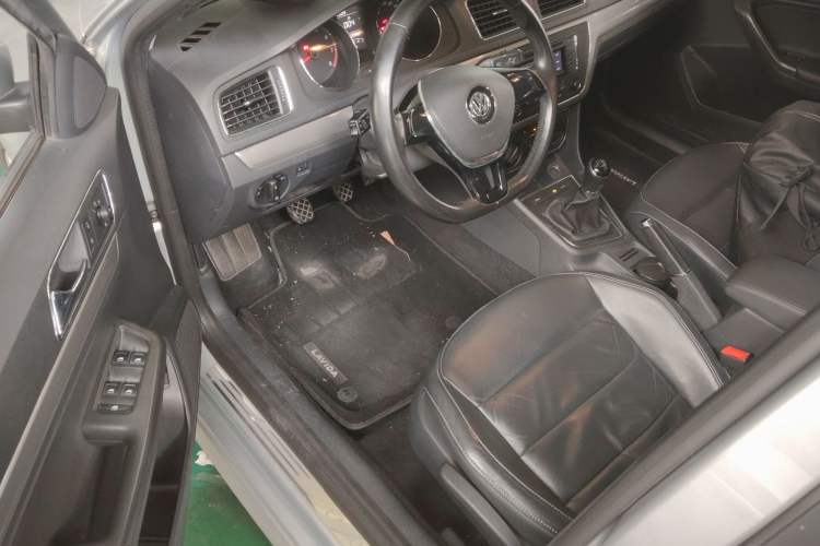 Used Volkswagen Lavida 2015 1.6L Manual Comfort Edition Driver Seat