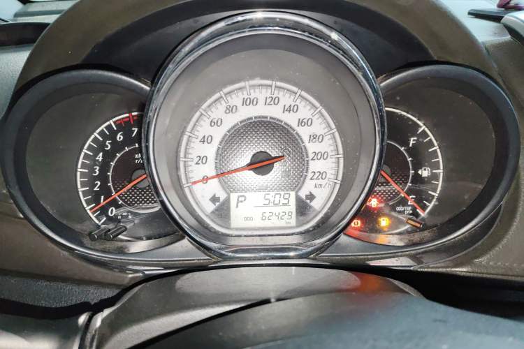 Used Toyota YARiS L Zhi Xuan 2015 1.5G Automatic Orange Limited Edition Instrument Cluster