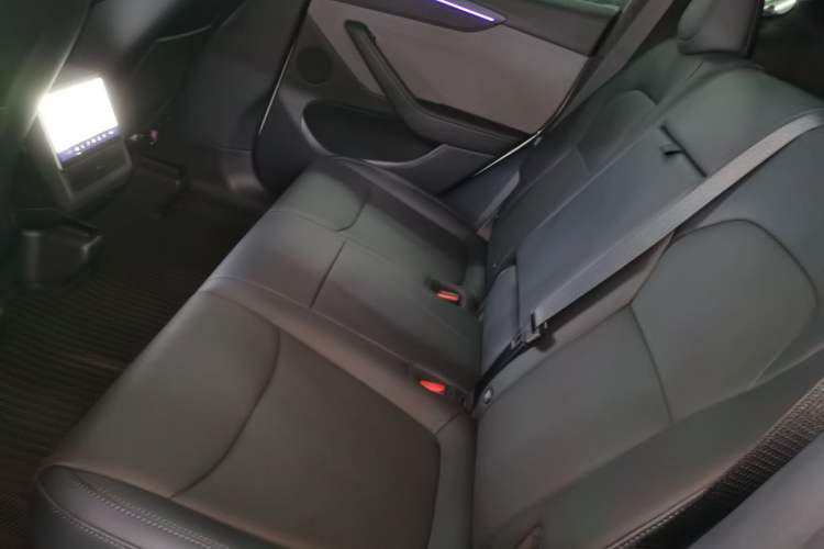 Used Tesla Model Y 2025 Rear-Wheel-Drive Version
