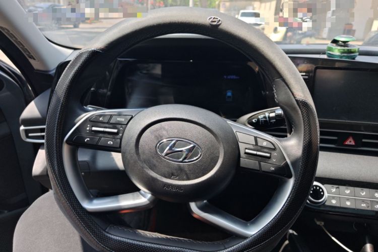 Used Hyundai Elantra 2022 1.5L CVT GLX Elite Edition Steering Wheel