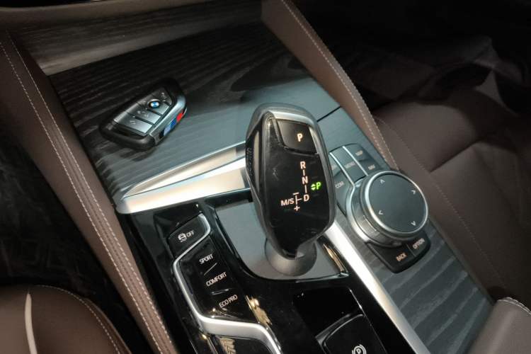 Used BMW 5 Series 2023 530Li xDrive M Sport Package Gear Lever