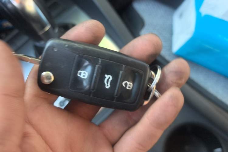 Used Volkswagen Sagitar 2014 1.6L Automatic Comfort Model Vehicle Key