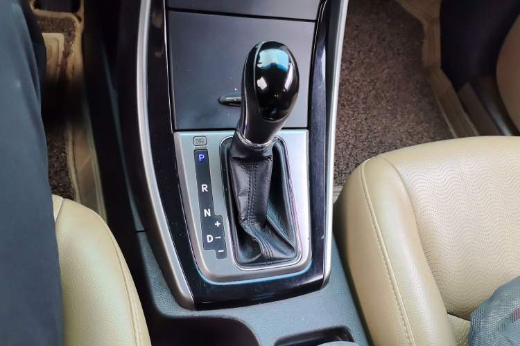 Used Hyundai Elantra (5th Generation / Langdong) 2012 1.6L Automatic Prestige Model Gear Lever