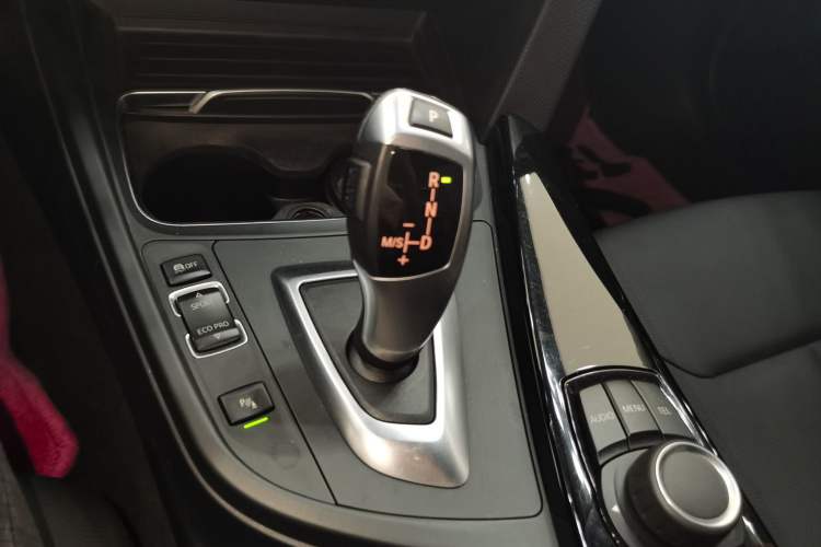 Used BMW 3 Series 2016 320Li Ambition Model
