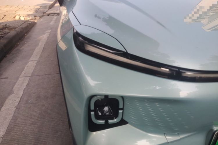 Used Geometry E Firefly 2024 401 km Fluorescent
