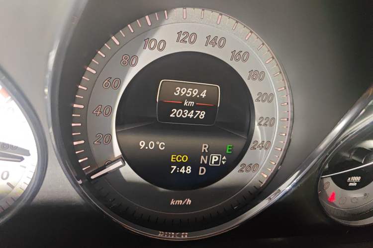 Used Mercedes-Benz GLK-Class 2014 GLK 260 4MATIC Dynamic Model