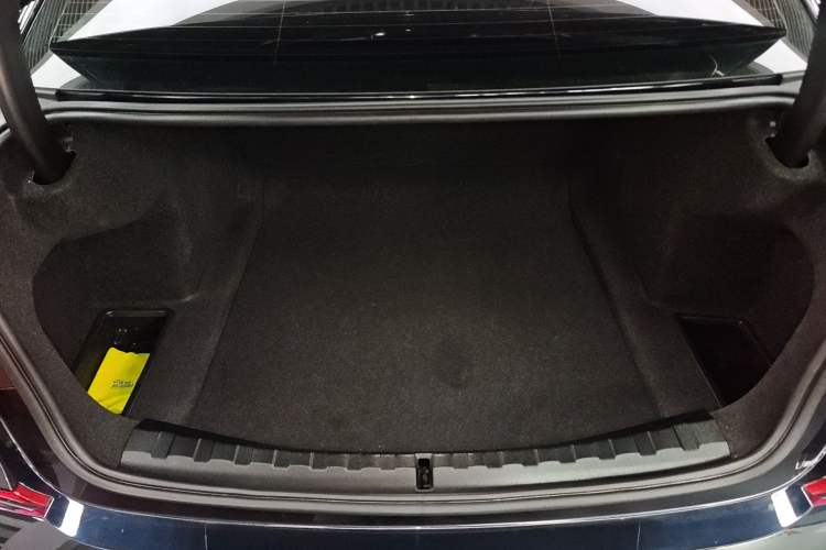 Used BMW 3 Series 2020 Restyled 325i M Sport Night Edition Package Trunk