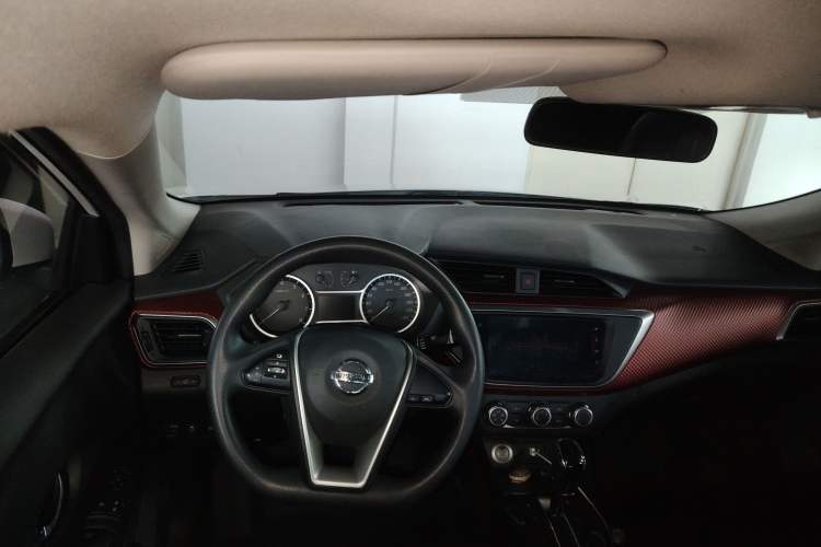 Used Nissan Lannia 2019 1.6L CVT Smart Connect Smart Cool Version China VI Standard Center Console