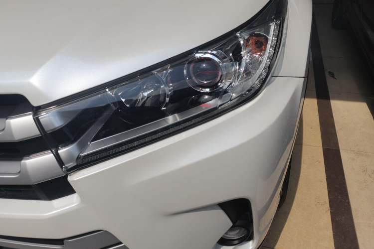 Used Toyota Highlander 2021 2.0T Four-Wheel Drive Elite Edition 7-Seater Left Front Headlight