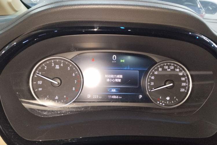 Used Buick GL8 2023 Facelifted Land Cruiser Executive Luxury Version
