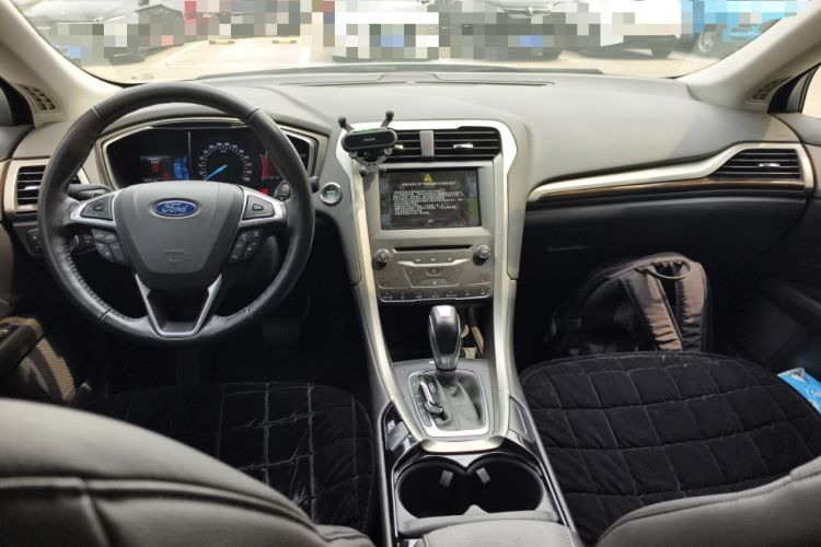 Used Ford Mondeo 2013 2.0L GTDi 200 Luxury Model Center Console