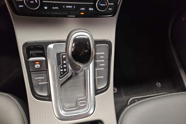 Used Geely Auto Emgrand GS 2016 Sport Edition 1.8L Automatic LingShang Model Gear Lever