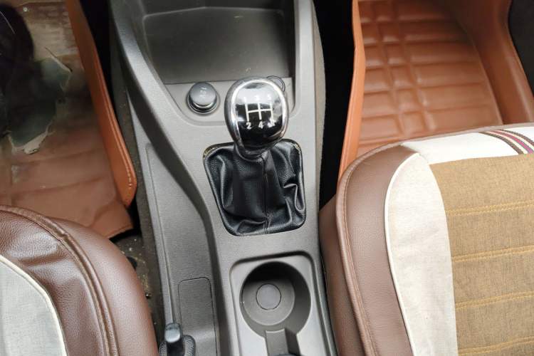 Used Wuling Hongguang 2015 1.2L S Base Model China V Standard