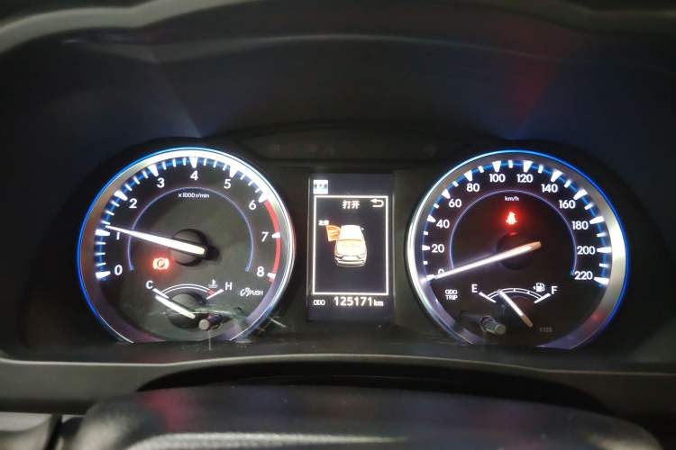 Used Toyota Highlander 2018 2.0T Four-Wheel Drive Prestige Version 7 Seats China V Emission Standard Instrument Cluster