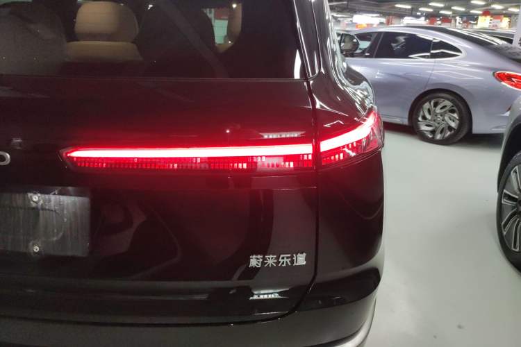 Used ONVO Luxeed L90 2025 Model—Ultra Six-Seater Version
